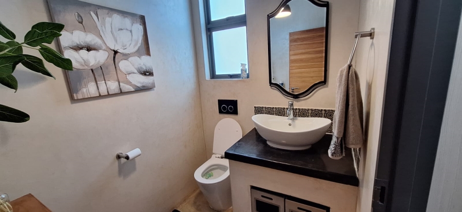 5 Bedroom Property for Sale in Rustenburg Rural North West